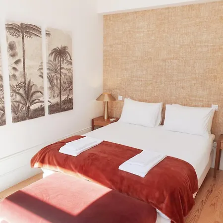 Classic Loft In Fully Renewed Building At Batalha *